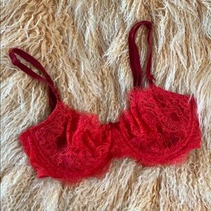 ❤️VDAY❤️ VICTORIAS SECRET - Red Lace Demi Bra